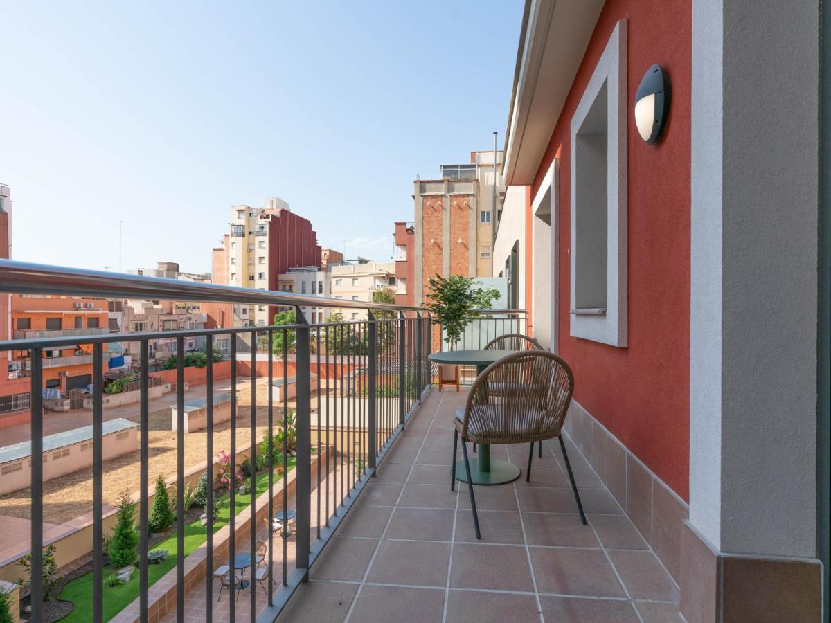 Limehome Barcelona Carrer De Besalu 90 - Estancia Temporal Zewnętrze zdjęcie