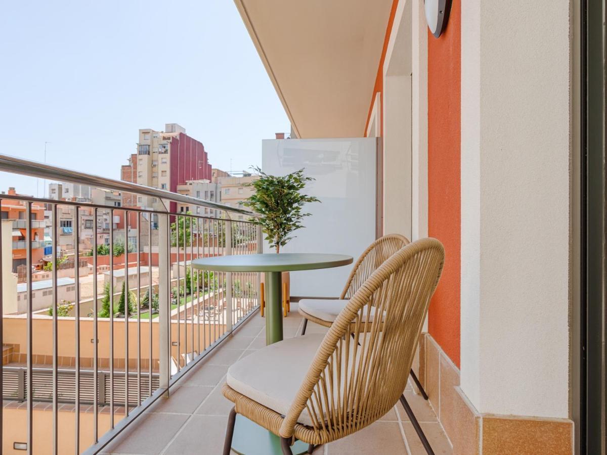 Limehome Barcelona Carrer De Besalu 90 - Estancia Temporal Zewnętrze zdjęcie